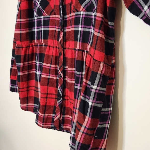Braeve Flannel plaid peplum button down red black large - Picture 5 of 13